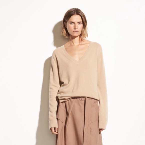 Vince 100% Cashmere Weekend Minimalist V-Neck Sweater in Camel size S - Picture 1 of 10